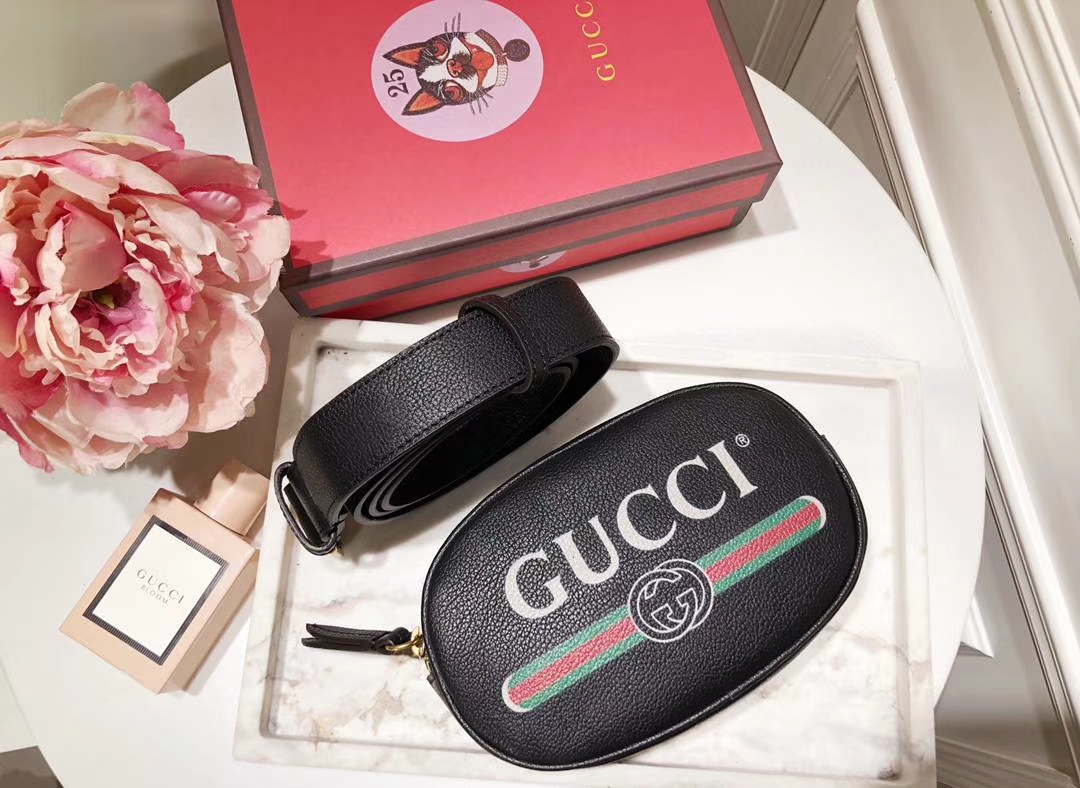 Gucci新款涂鸦腰包 476434 黑色 皮质软 逆袭整个时尚圈 搭配个性风格 Plus手机绰绰有余 18×11×5cm