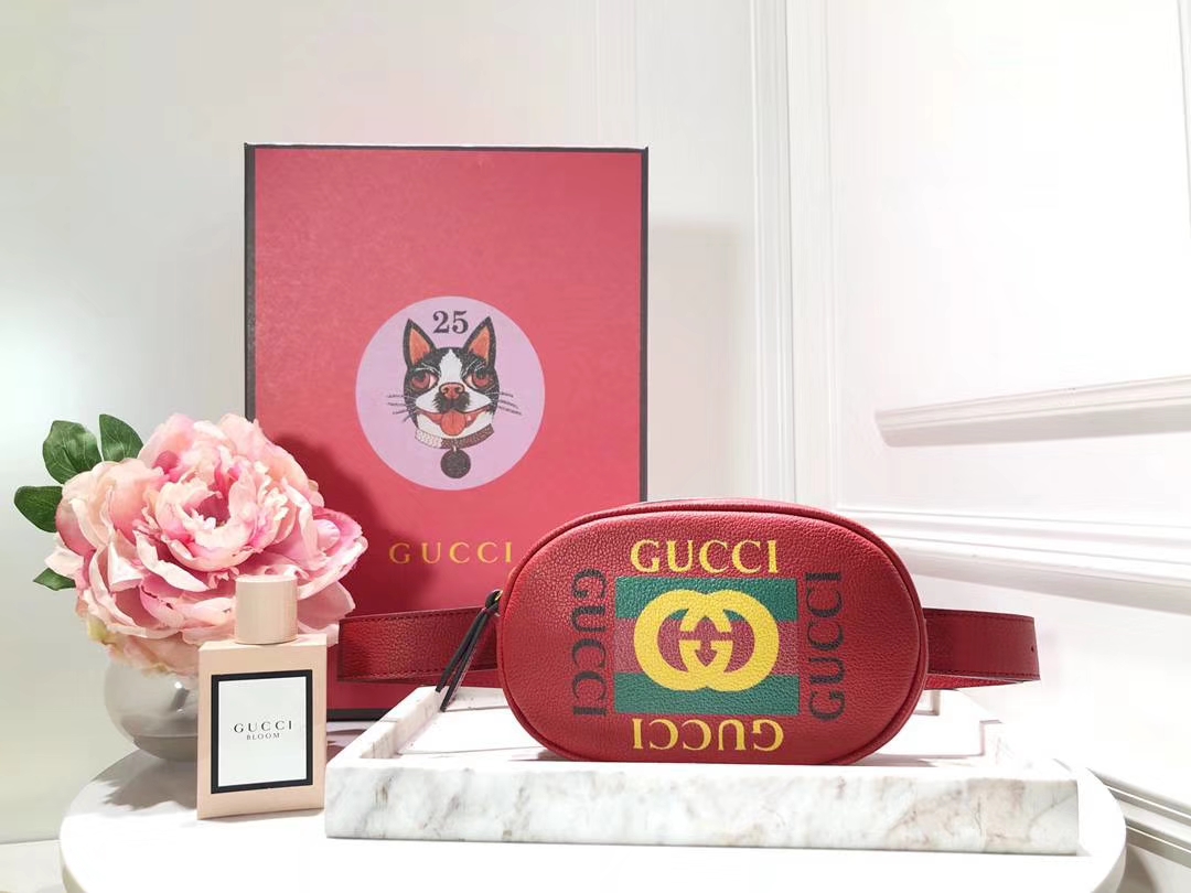 Gucci新款涂鸦腰包 476434 红色 皮质软 逆袭整个时尚圈 搭配个性风格 Plus手机绰绰有余 18×11×5cm
