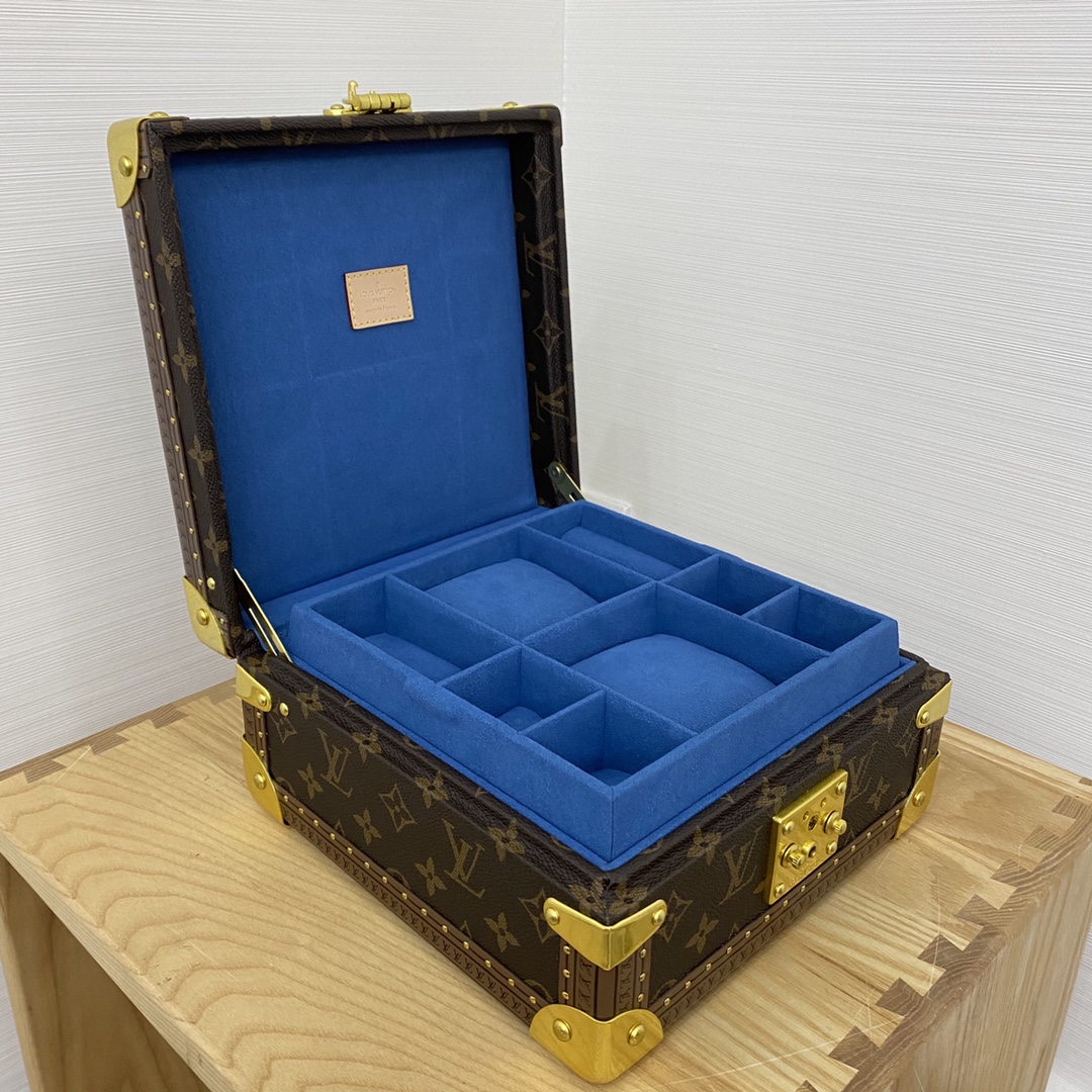 【￥2250】【饰品盒】[zp完美复刻] 珠宝饰品箱 专柜私人订制 全铜五金打造 24×24×12cm 40667
